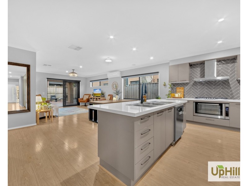 19 Ravenswood Avenue, Clyde VIC 3978