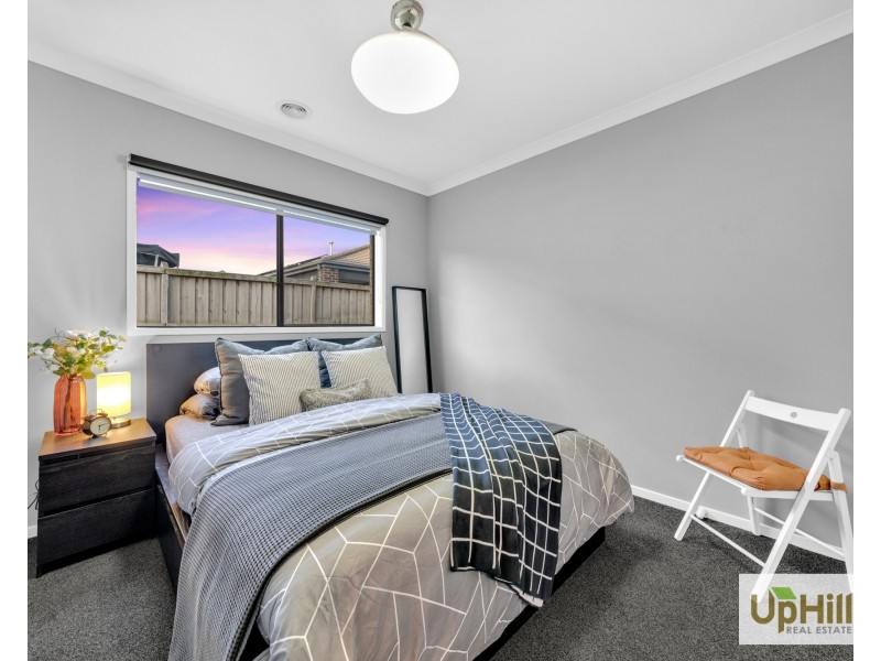19 Ravenswood Avenue, Clyde VIC 3978