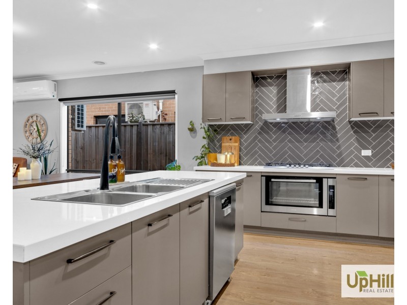 19 Ravenswood Avenue, Clyde VIC 3978