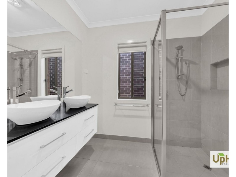 210 St Germain Boulevard, Clyde North VIC 3978