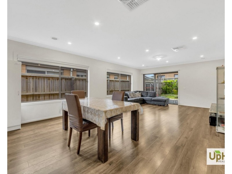 210 St Germain Boulevard, Clyde North VIC 3978