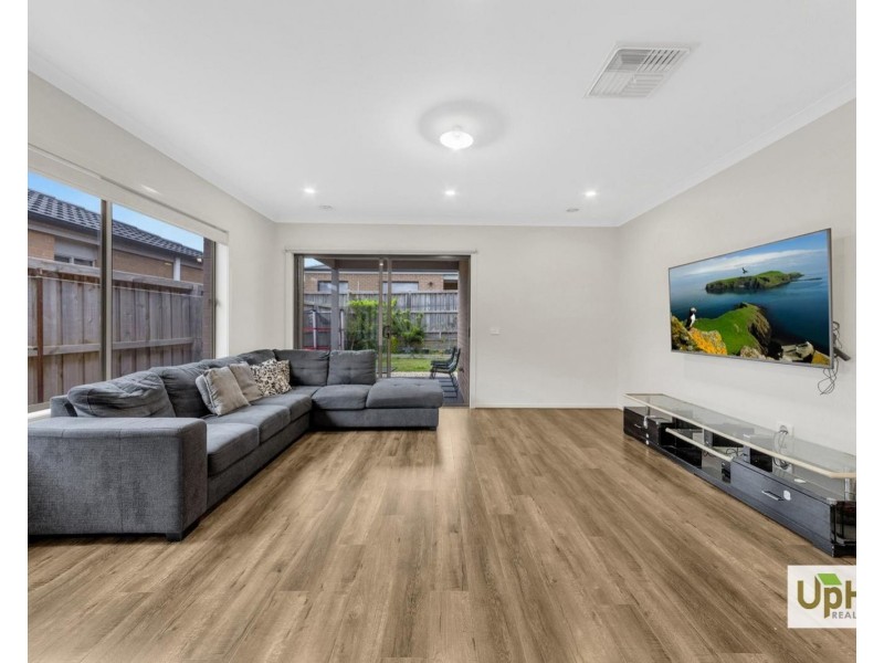 210 St Germain Boulevard, Clyde North VIC 3978