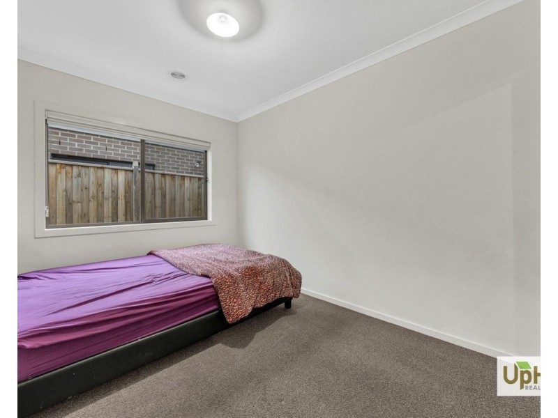 210 St Germain Boulevard, Clyde North VIC 3978