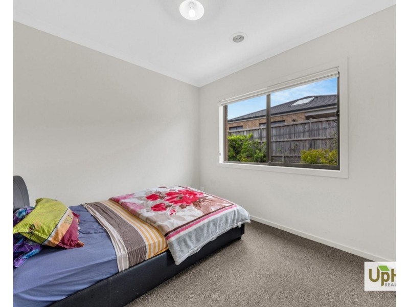 210 St Germain Boulevard, Clyde North VIC 3978