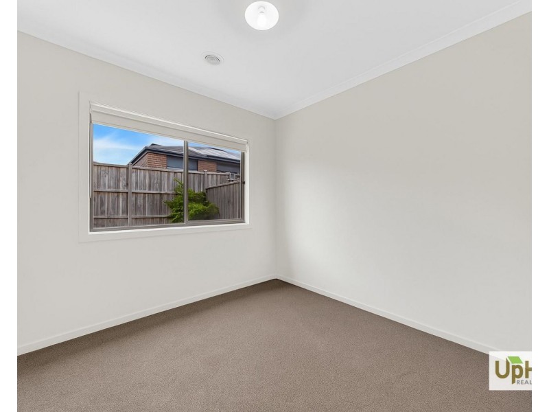210 St Germain Boulevard, Clyde North VIC 3978