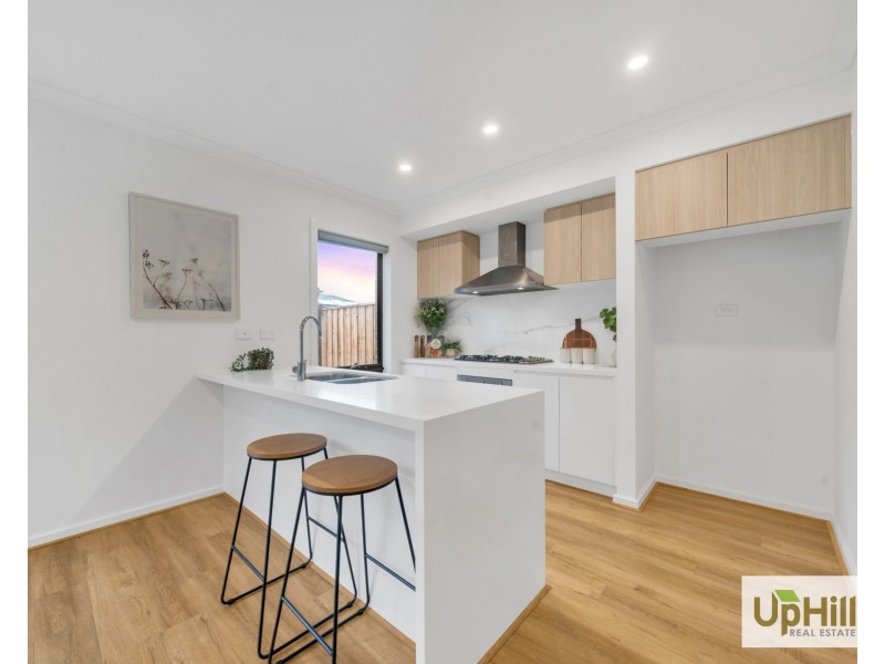 14 Greenfinch Drive, Clyde North VIC 3978