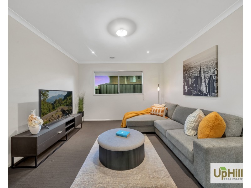 23 Hackney Circuit, Clyde North VIC 3978