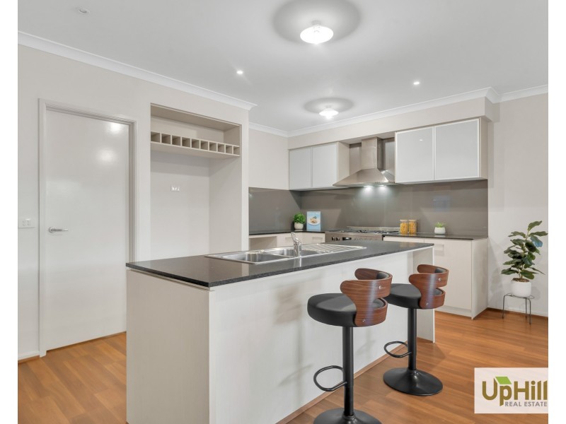 23 Hackney Circuit, Clyde North VIC 3978