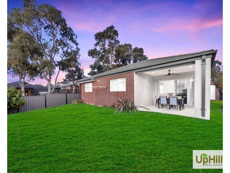 23 Hackney Circuit, Clyde North VIC 3978
