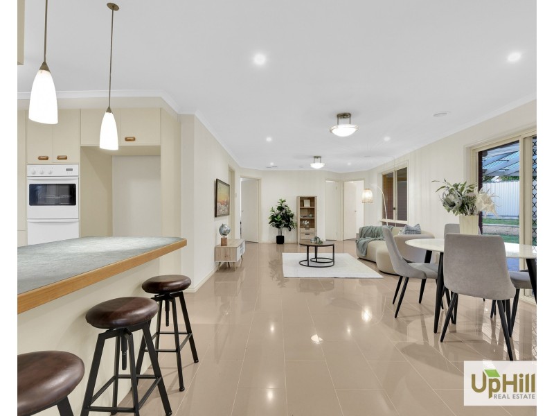 5 Doug Court, Narre Warren VIC 3805