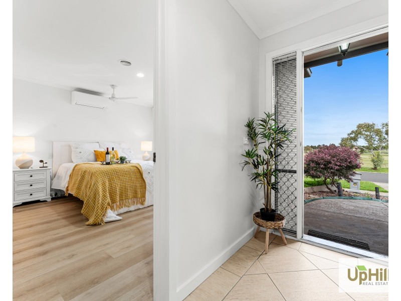 27A Staunton Walk, Cranbourne East VIC 3977