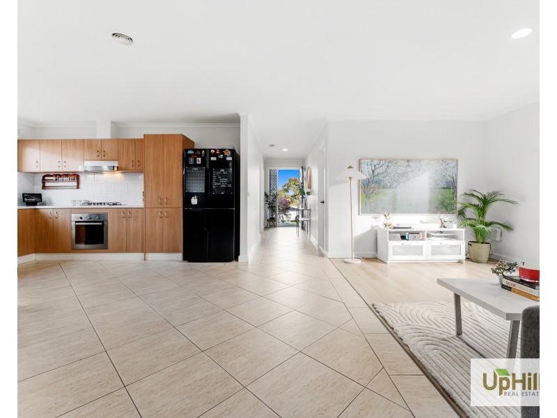 27A Staunton Walk, Cranbourne East VIC 3977