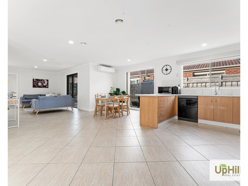 27A Staunton Walk, Cranbourne East VIC 3977