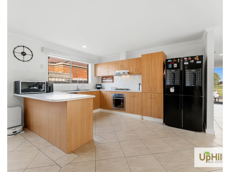 27A Staunton Walk, Cranbourne East VIC 3977