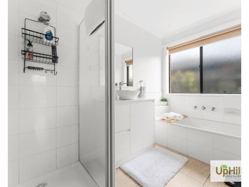 27A Staunton Walk, Cranbourne East VIC 3977
