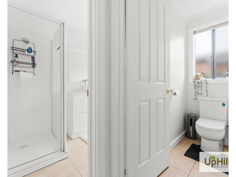 27A Staunton Walk, Cranbourne East VIC 3977
