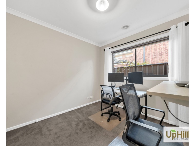5 Paso Grove, Clyde North VIC 3978