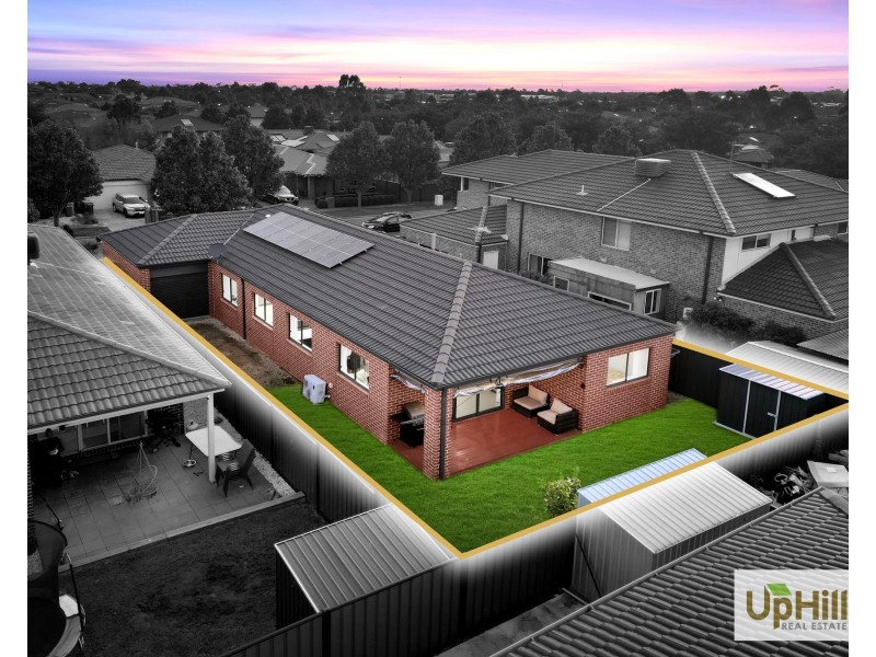5 Paso Grove, Clyde North VIC 3978