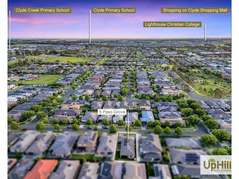 5 Paso Grove, Clyde North VIC 3978