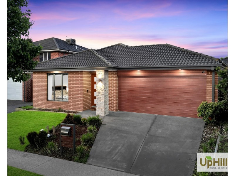 5 Paso Grove, Clyde North VIC 3978