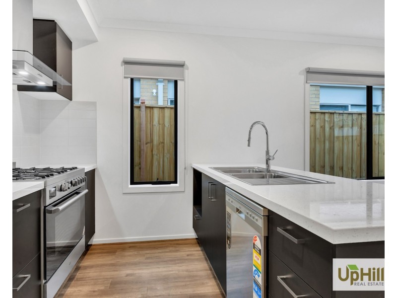 3 Lismac Avenue, Clyde North VIC 3978