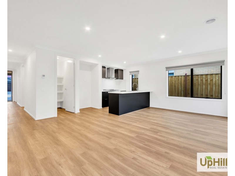 3 Lismac Avenue, Clyde North VIC 3978