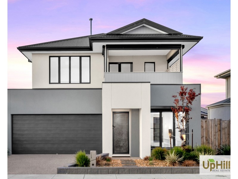 37 Parkrise Boulevard, Clyde North VIC 3978