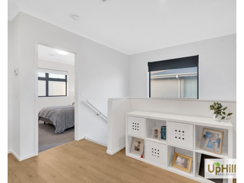 37 Parkrise Boulevard, Clyde North VIC 3978