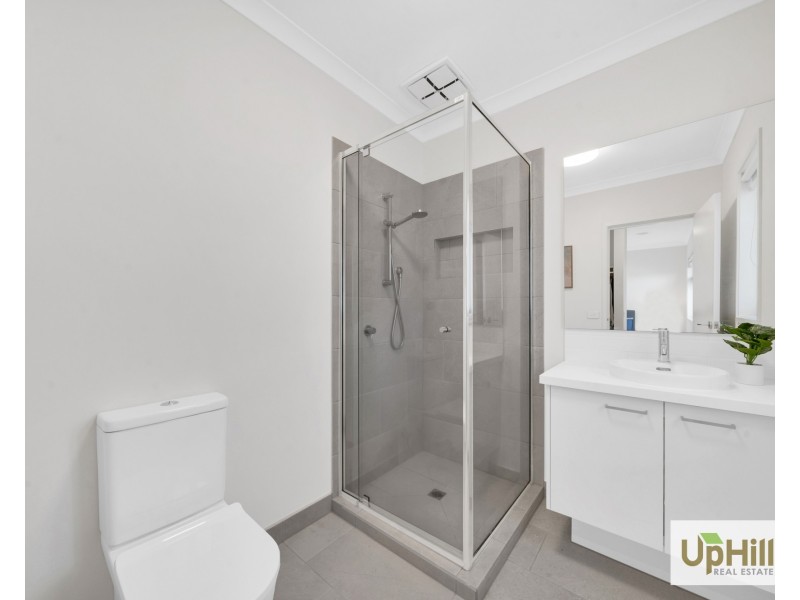 37 Parkrise Boulevard, Clyde North VIC 3978