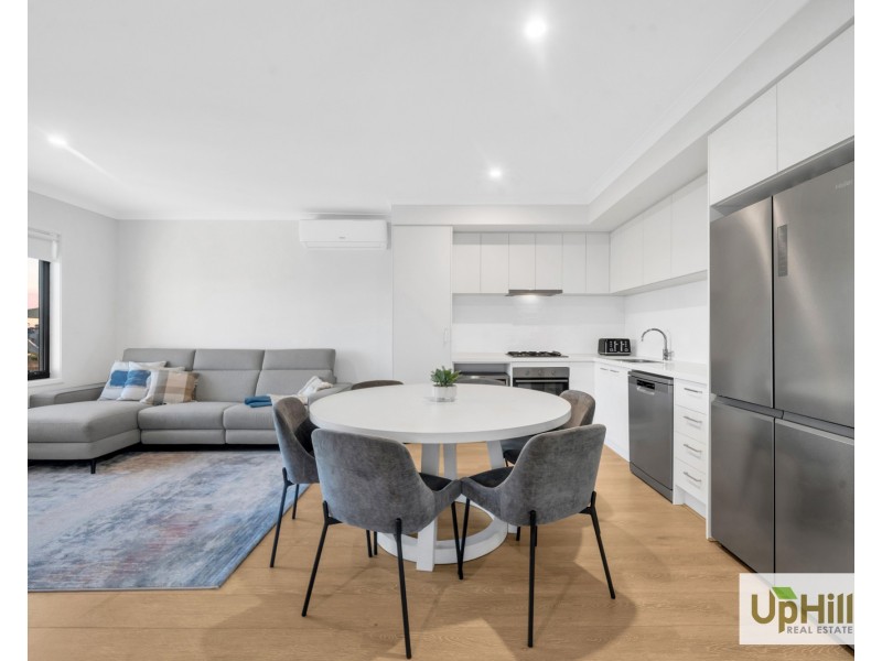 37 Parkrise Boulevard, Clyde North VIC 3978