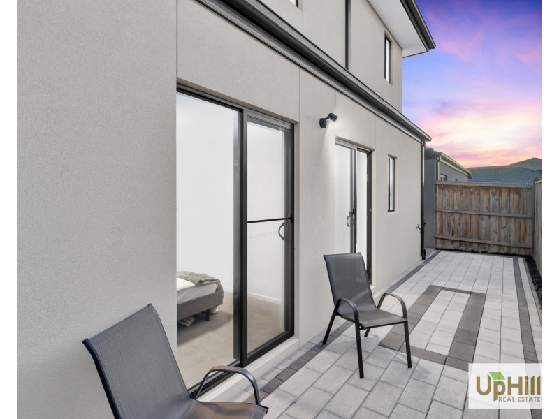 37 Parkrise Boulevard, Clyde North VIC 3978