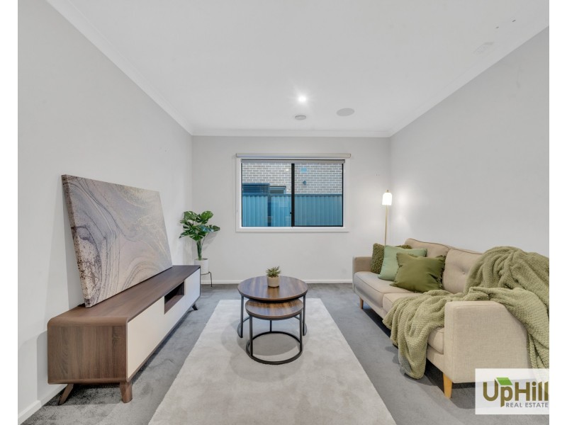 60 Calibre Circuit, Clyde North VIC 3978