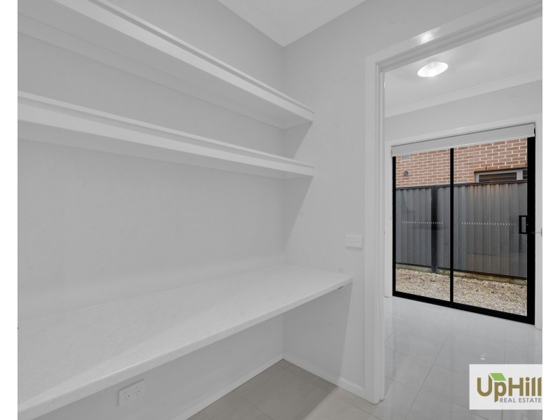 60 Calibre Circuit, Clyde North VIC 3978