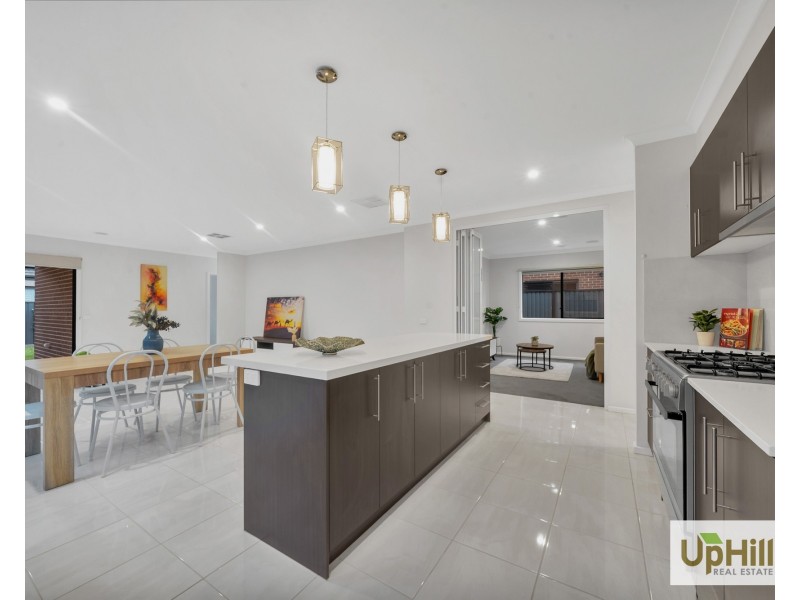 60 Calibre Circuit, Clyde North VIC 3978