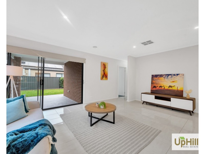 60 Calibre Circuit, Clyde North VIC 3978