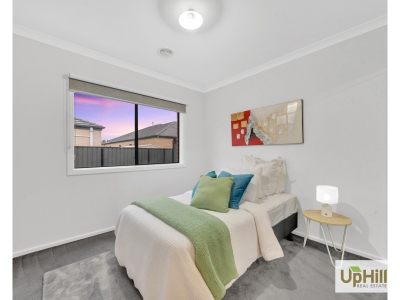 60 Calibre Circuit, Clyde North VIC 3978