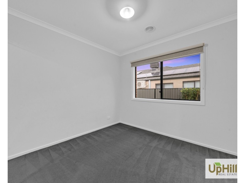 60 Calibre Circuit, Clyde North VIC 3978