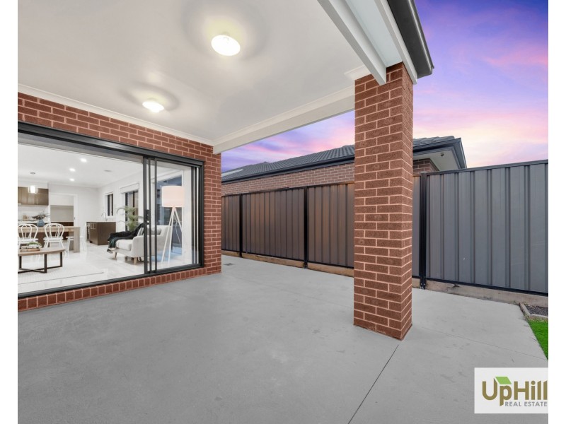 60 Calibre Circuit, Clyde North VIC 3978