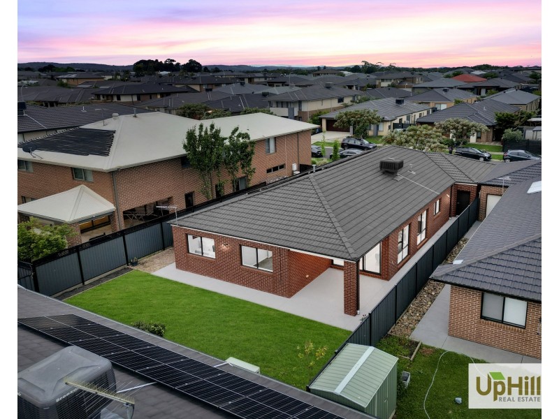 60 Calibre Circuit, Clyde North VIC 3978