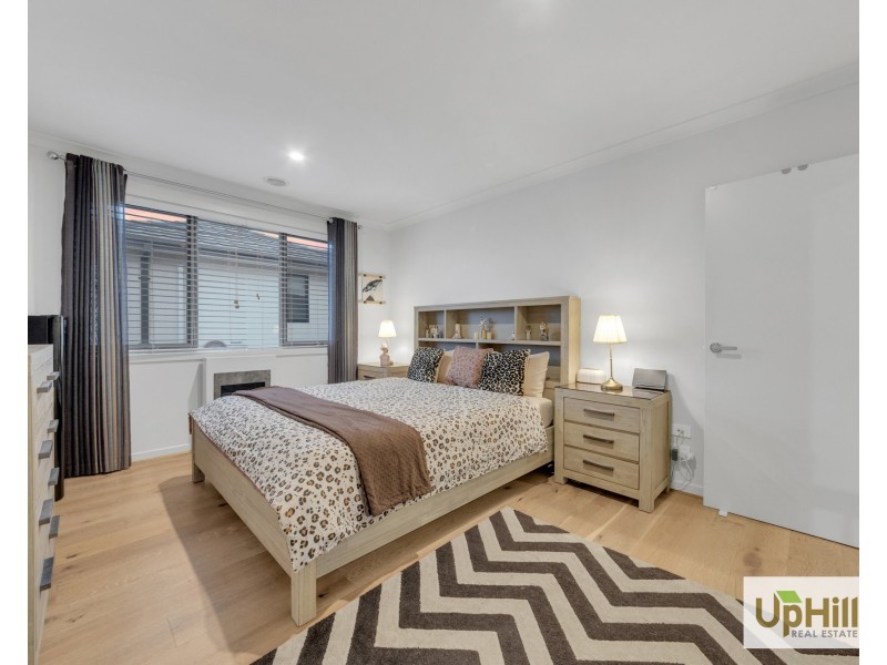 14 Madeira Drive, Clyde North VIC 3978