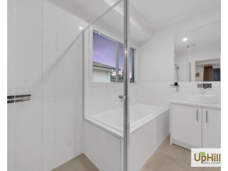 14 Madeira Drive, Clyde North VIC 3978
