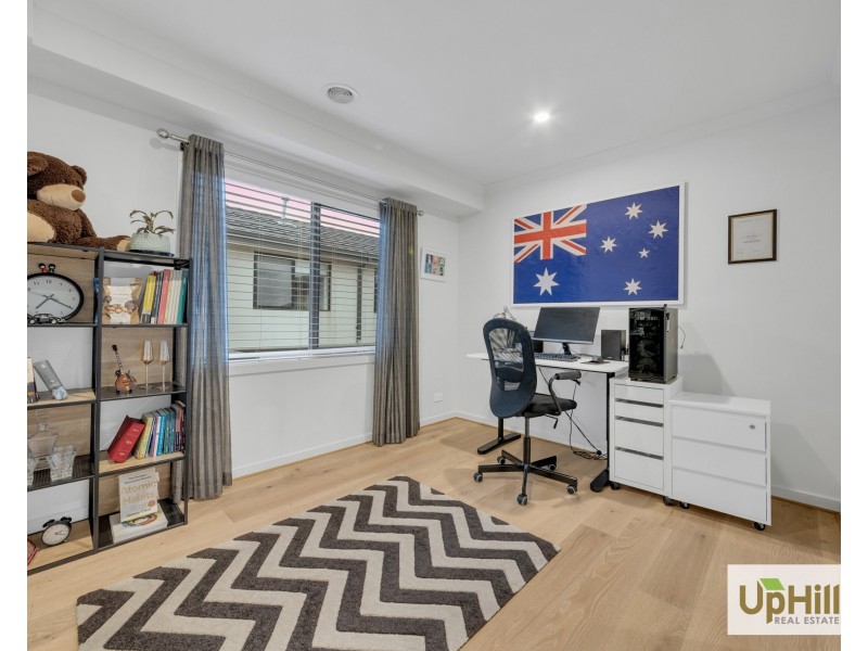 14 Madeira Drive, Clyde North VIC 3978