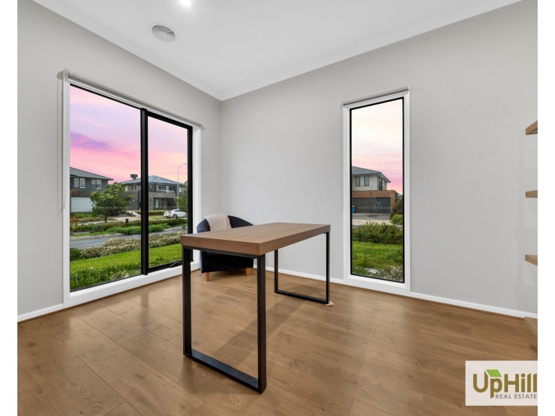 1 Byzantium Mews, Clyde North VIC 3978
