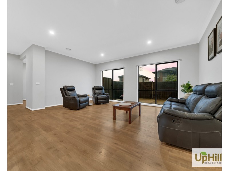 1 Byzantium Mews, Clyde North VIC 3978