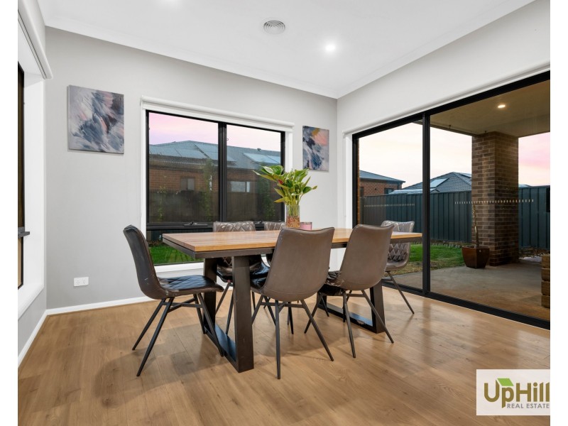 1 Byzantium Mews, Clyde North VIC 3978