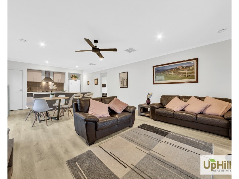 49 Elmtree Crescent, Clyde North VIC 3978