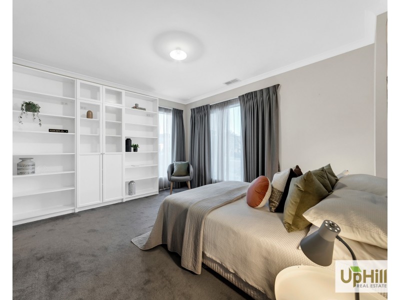 24 Compton Way, Clyde North VIC 3978