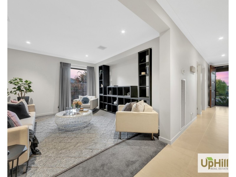 24 Compton Way, Clyde North VIC 3978