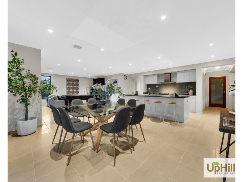 24 Compton Way, Clyde North VIC 3978