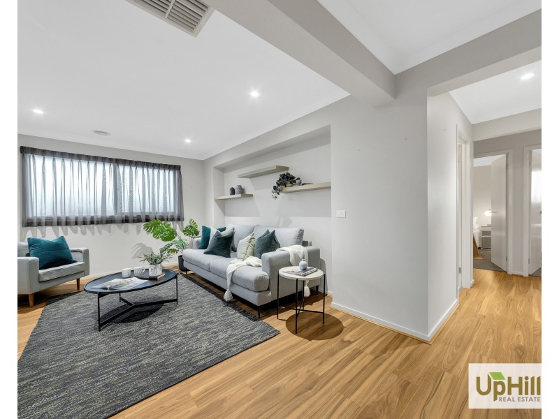 24 Compton Way, Clyde North VIC 3978
